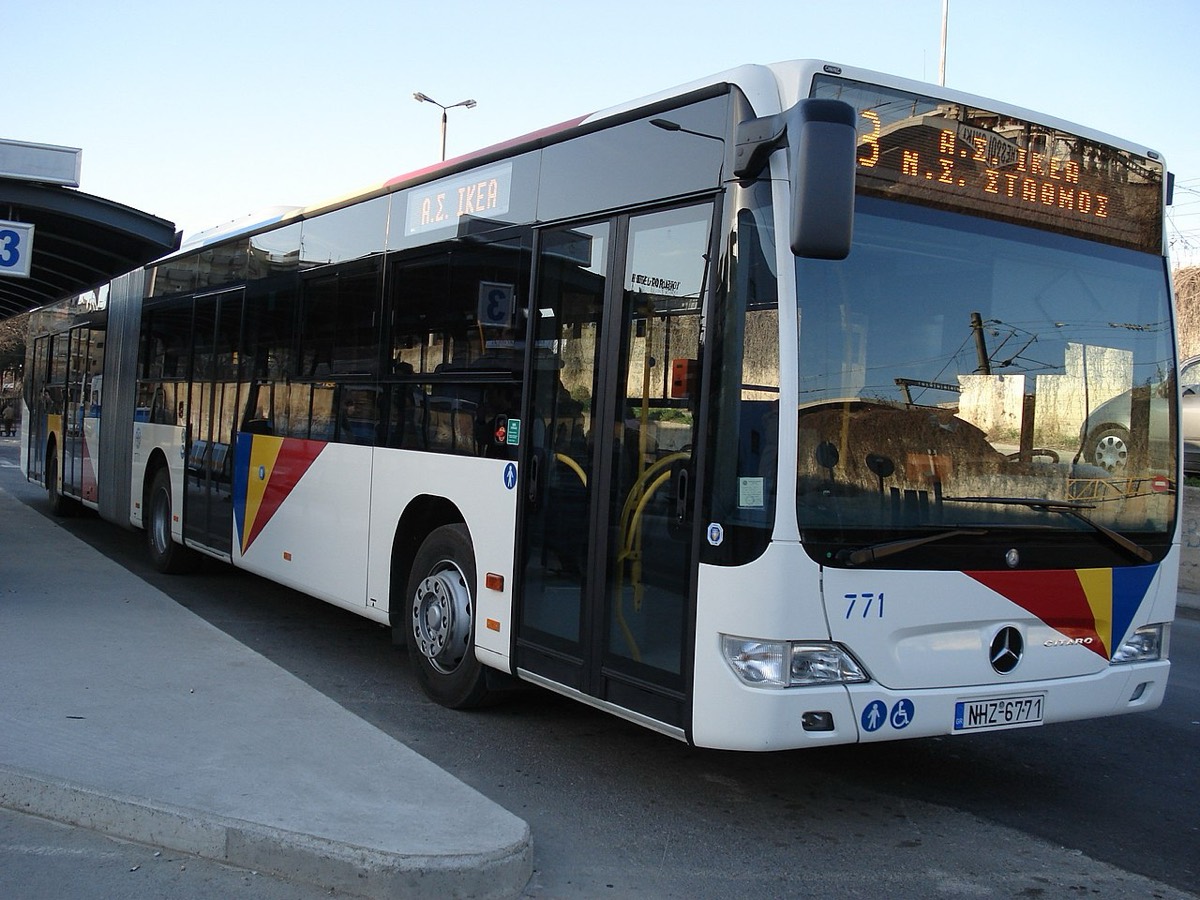 An articulated OASTH city bus in Thessaloniki